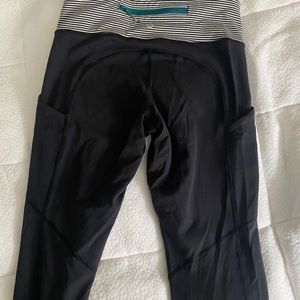 Lululemon black full length leggings size 4 with pockets